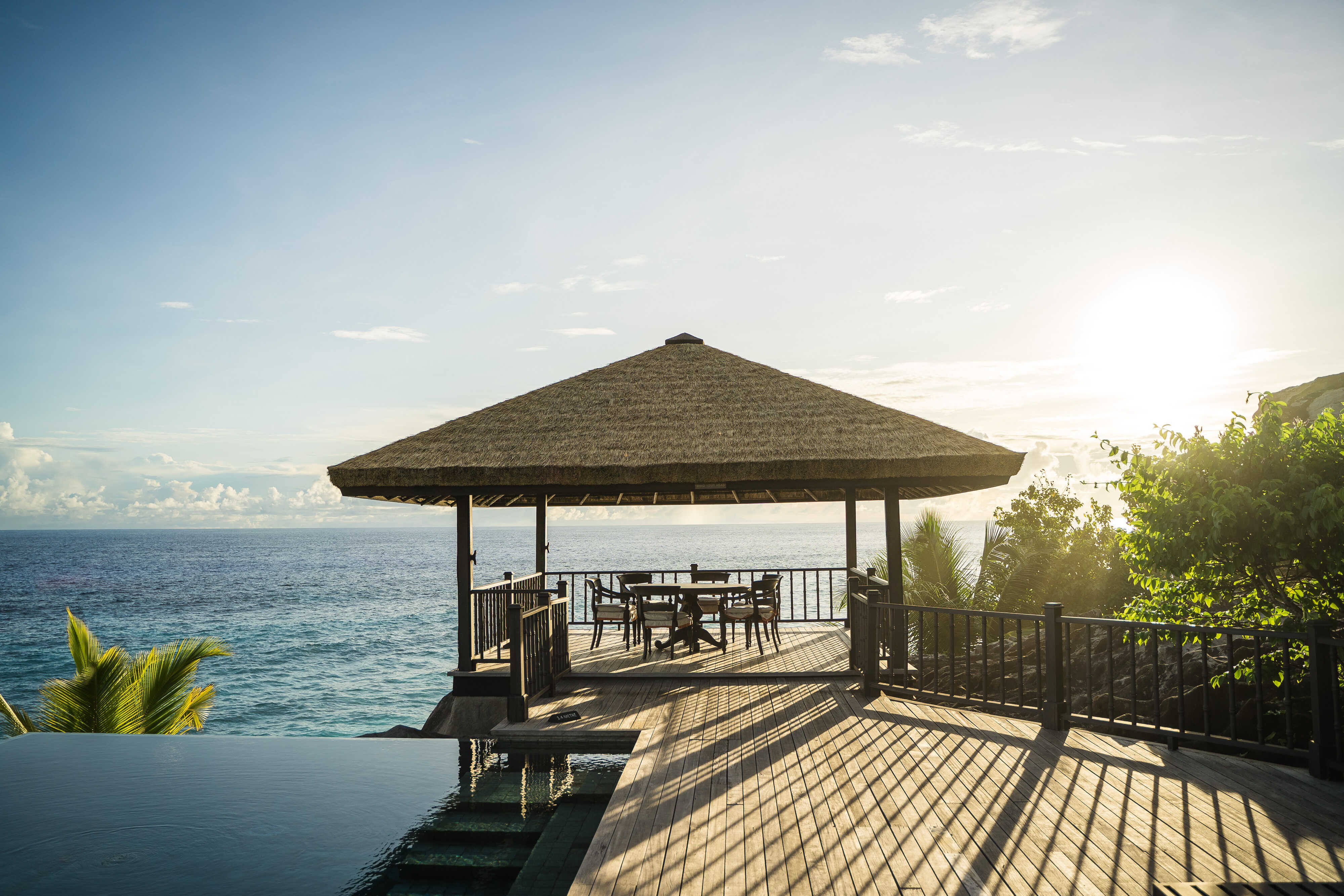 ©-fregate-island-private_private-pool-twin-villa_dining-pavillion_optimized