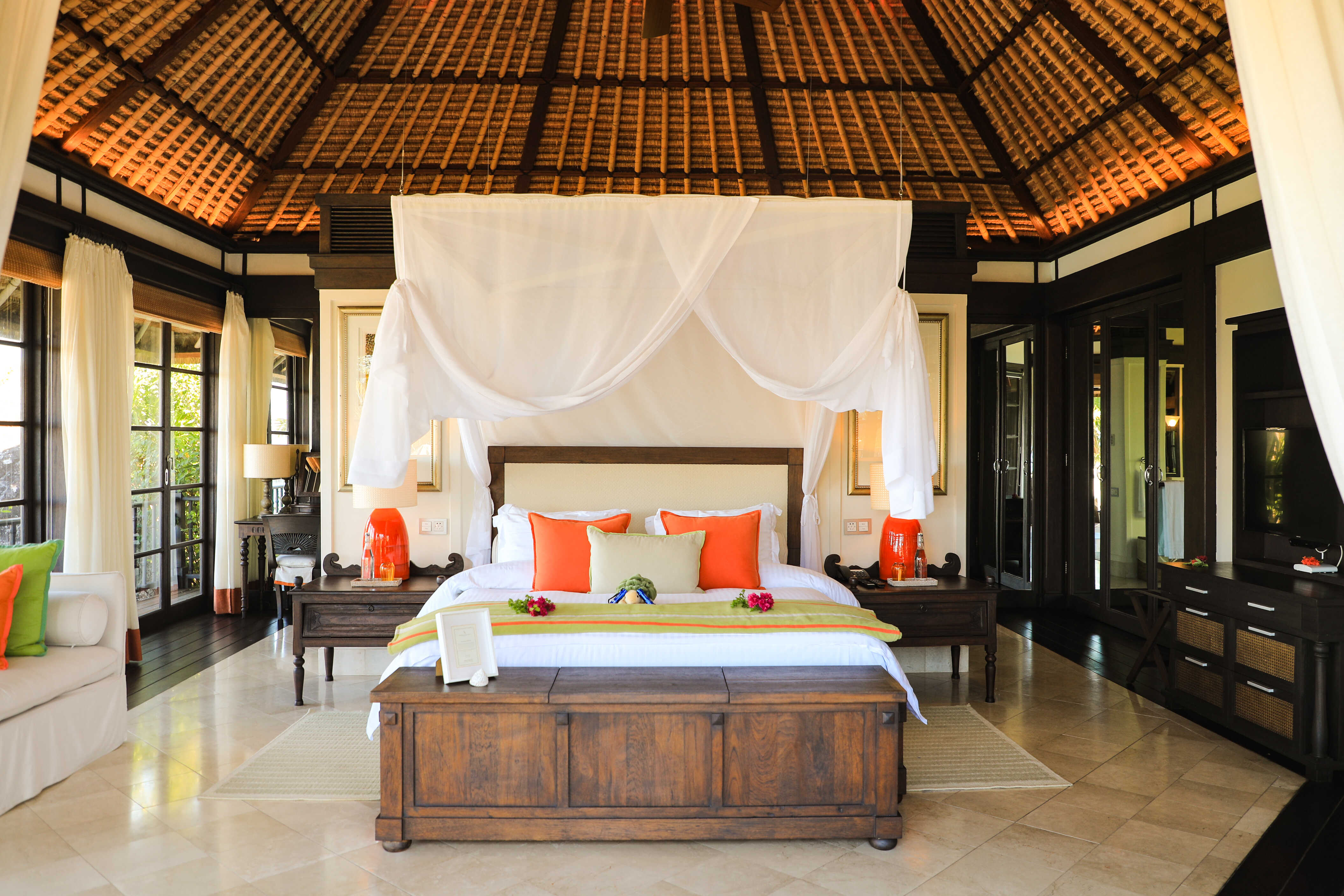 ©-fregate-island-private_private-pool-villa_bedroom_1_optimized